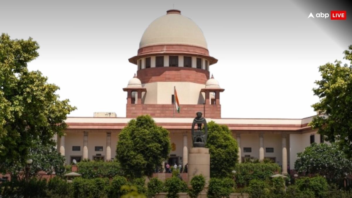 सुप्रीम कोर्ट ने स्वतंत्रता सेनानी वीर सावरकर के लिए अपमानजनक बयान देने के लिए कांग्रेस नेता राहुल गांधी को फटकार लगाई है